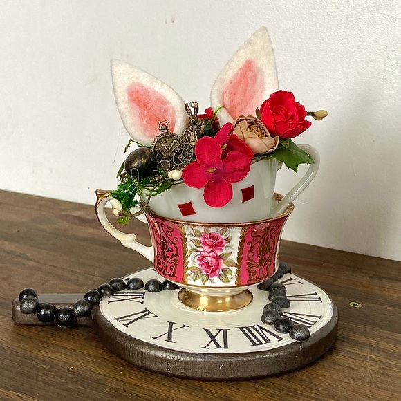 Enchanting White Rabbit Centerpiece - Picture 2 of 3